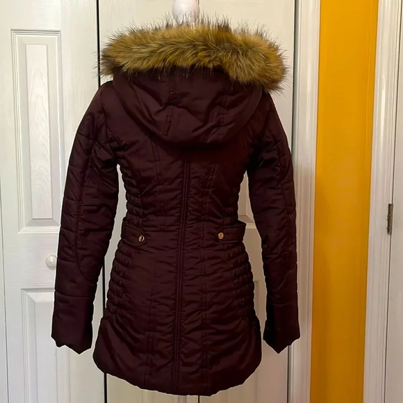 Women’s Celebrity Pink Puffer Coat with faux fur trim removable hood - Picture 4 of 10